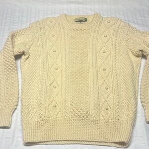 Irish knit sweater -Innisfree 100% wool. Men’s Traditional patterns. Sz S